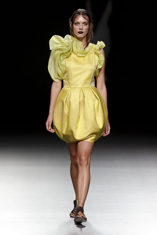 DESFILE DE MARÍA BARROS