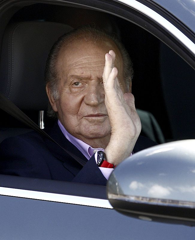EL REY RECIBE EL ALTA HOSPITALARIA UNA SEMANA DESPUÉS DE SER OPERADO