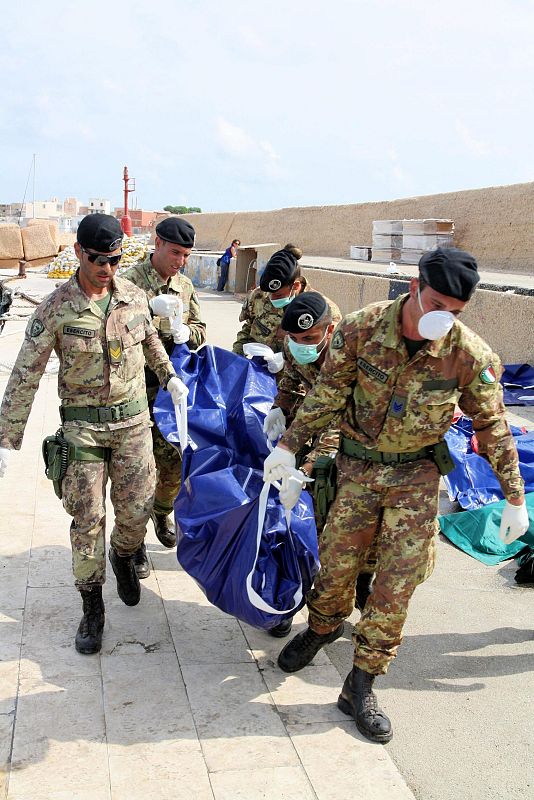 LOS 94 INMIGRANTES MUERTOS HOY EN LAMPEDUSA, LOS ÚLTIMOS DE UNA LARGA LISTA