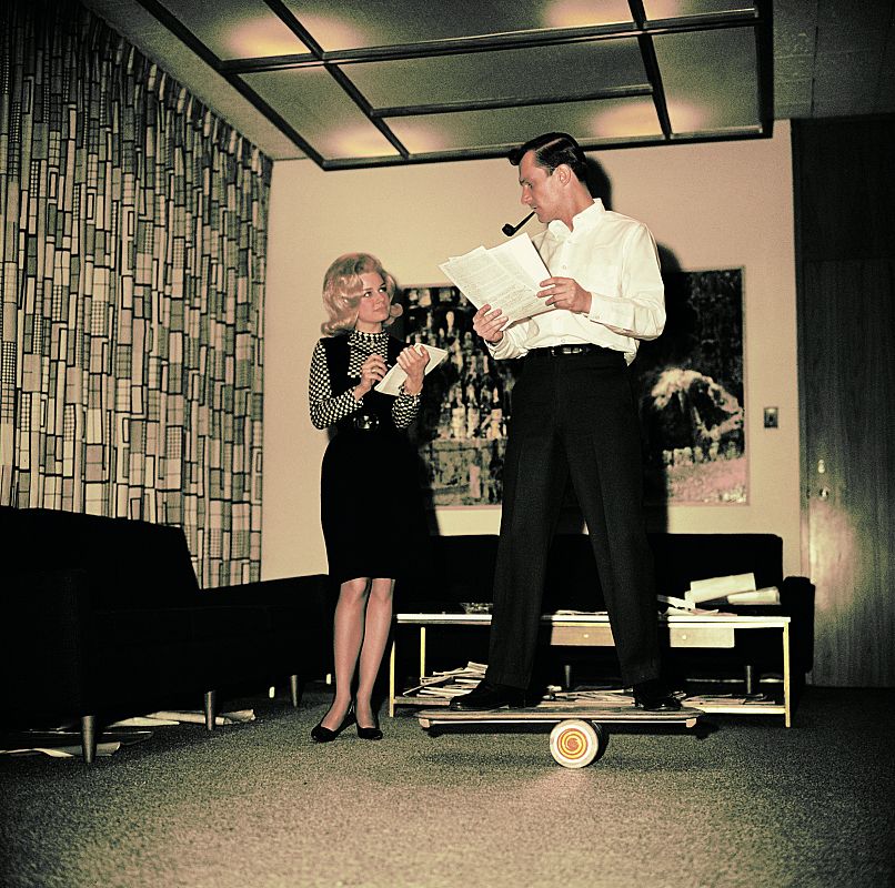 Hefner trabajando, con Cynthia Maddox, Chicago 1958.