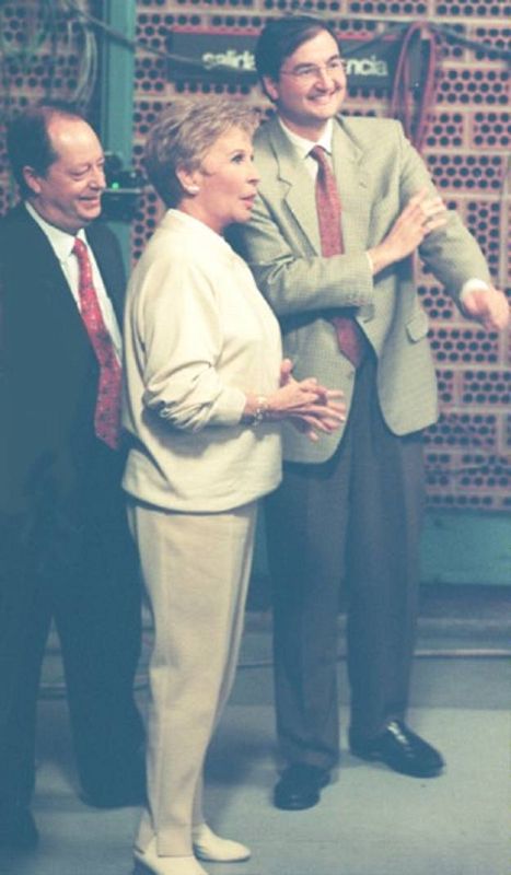 Lina Morgan, Angel Martín Vizacino y César Gil en el plató del estudio 1 de Torrespaña (1998)