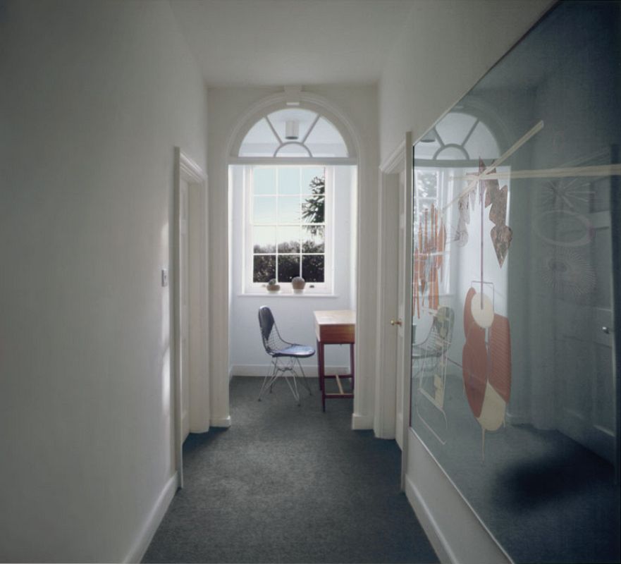 R. Hamilton. "Pasillo" (1994-95)