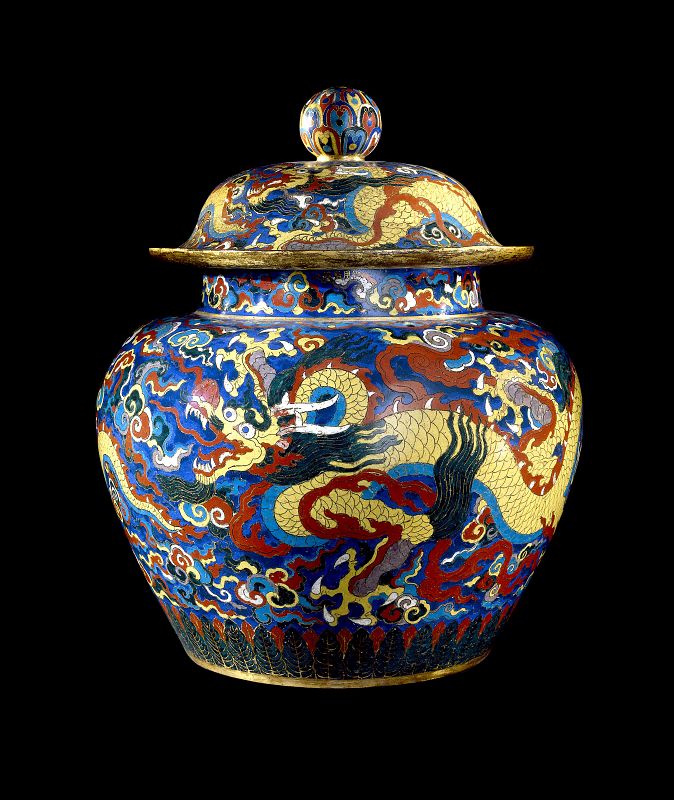 Jarrón esmaltado decorado con dragones. Período Xuande, 1426-35, Pekín