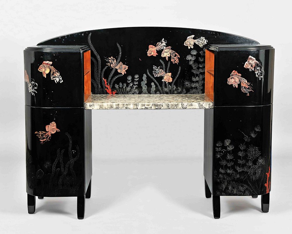 Jean Dunand, Escritorio de dama con decoración de peces, (1940)