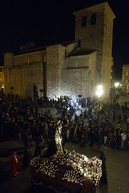 PROCESIÓN DE LA COFRADÍA DE JESÚS NAZARENO EN ZAMORA