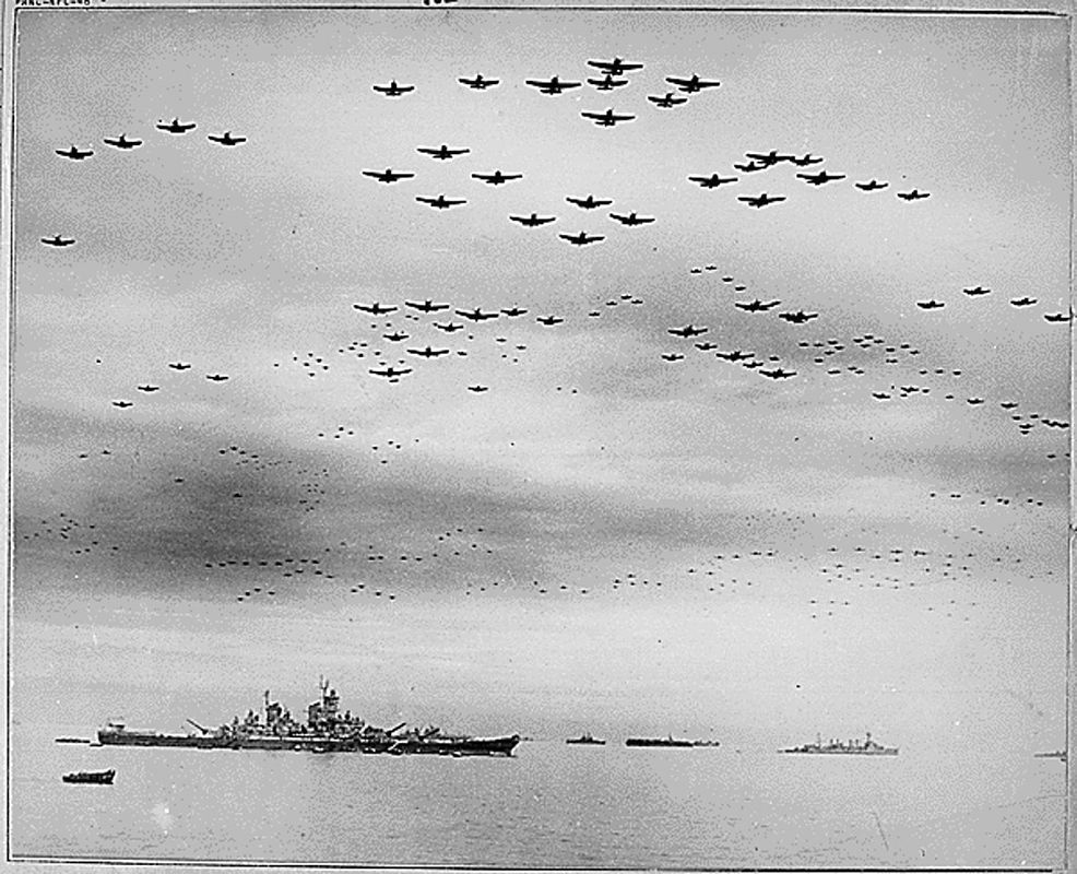 El navío USS Missouri durante la ceremonia de rendición el 2 de septiembre de 1945