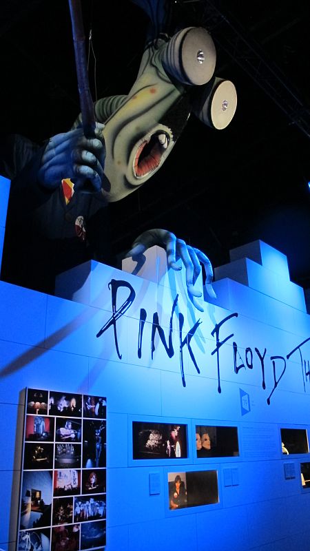 Roger Waters, líder de Pink Floyd, reflejó sus pesadillas en la iconografía de 'The wall'.