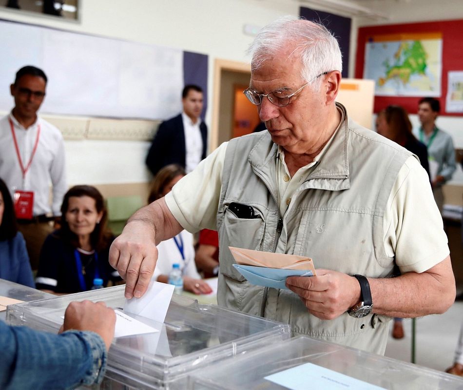 Josep Borrell, ha ejercido su derecho al voto este 26M