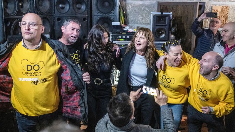 Cierre de campaña de Democracia Ourensana con su líder, Gonzalo Pérez Jácome, y su candidato, Armando Ojea.