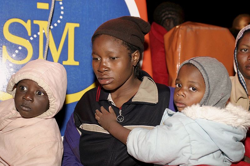 Interceptan patera con 60 inmigrantes
