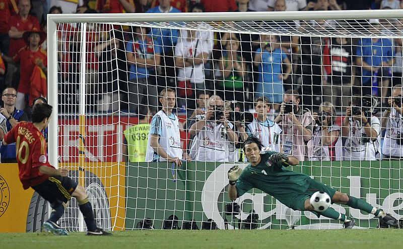 Cesc engaña a Buffon