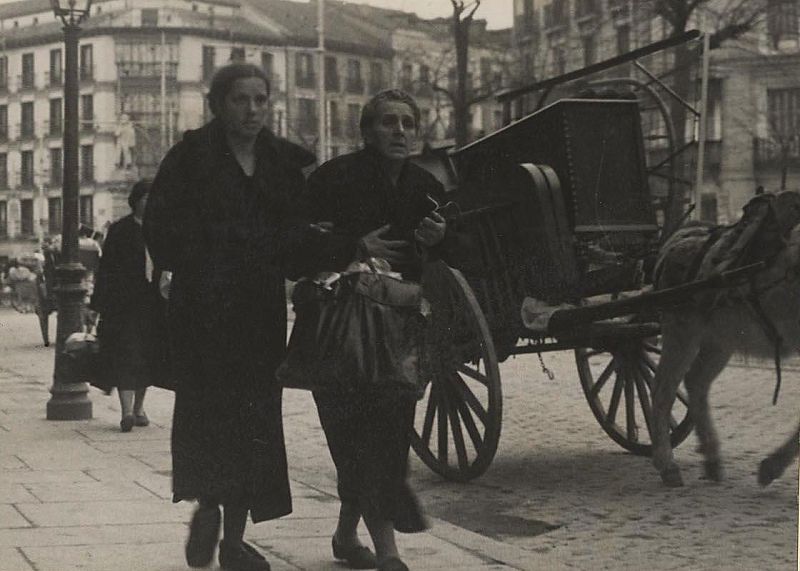 Dos mujeres abandonan Madrid