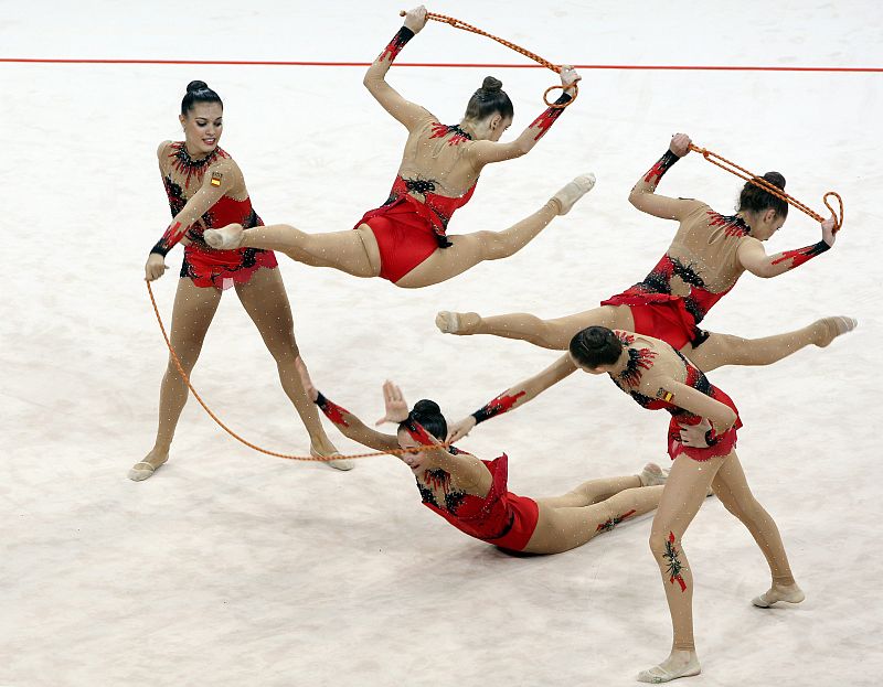 El equipo de gimnasia rítmica quedó en séptimo lugar en la primera ronda.
