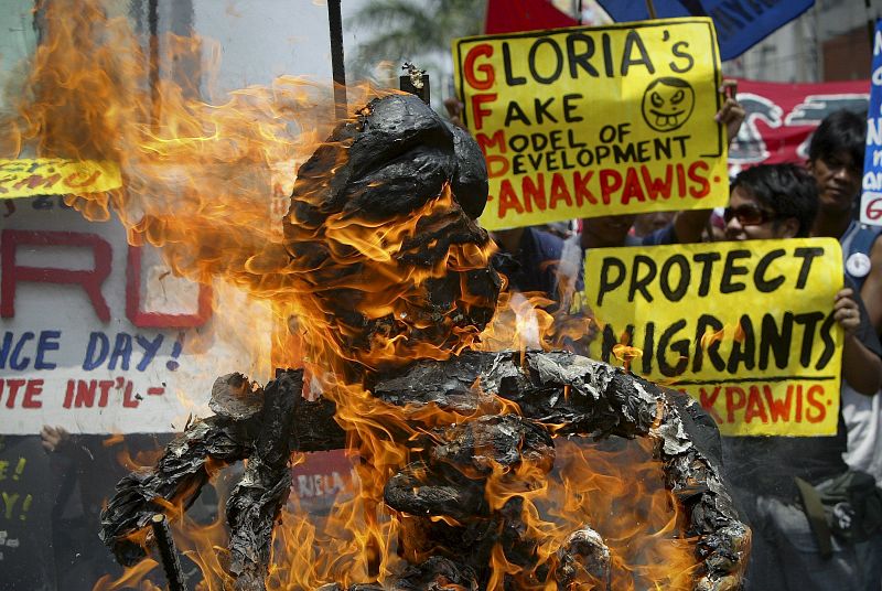 Manifestación contra la presidenta en Manila