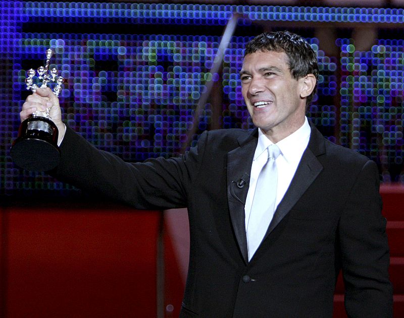 Banderas, premio DOnostia