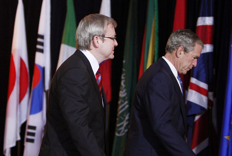 Bush saluda al primer ministro australiano,  Kevin Rudd