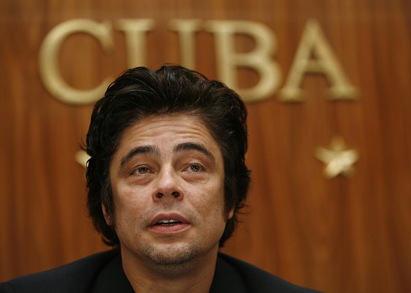 Puerto Rican actor Benicio Del Toro talks to the media during a news conference for the film "Che" in Havana