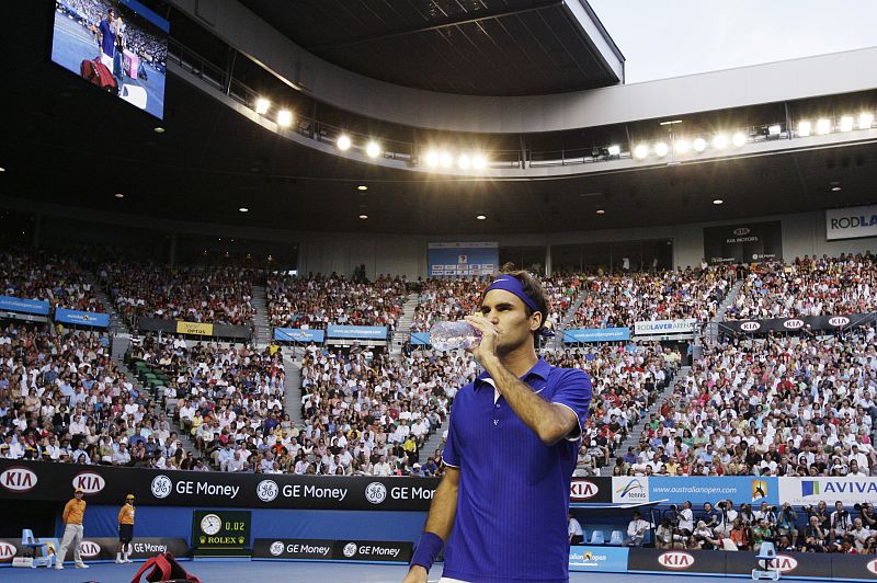 Federer, antes de comenzar el encuentro contra Nadal, su particular bestia negra.