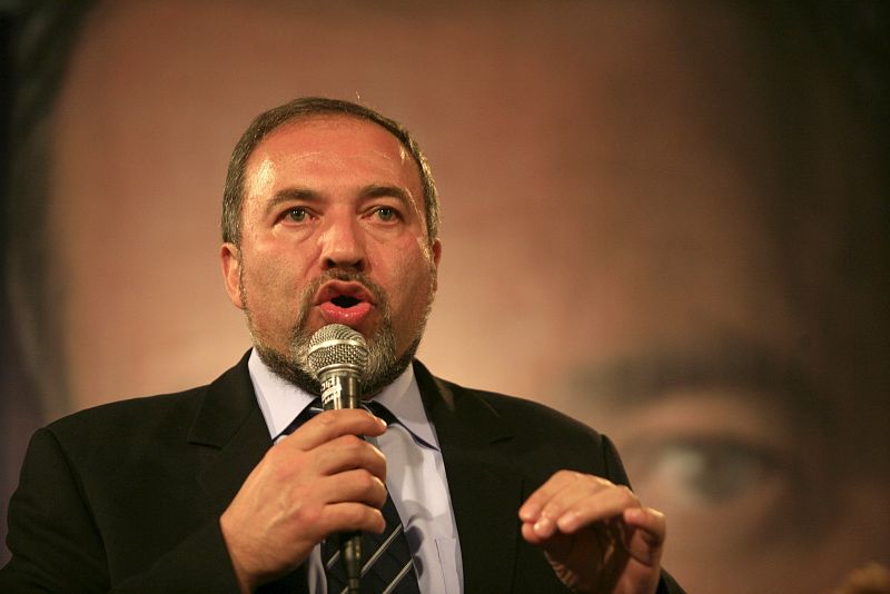 Es este hombre, Avigdor Liberman, se ha convertido en la clave del futuro de Israel y de él depende quién será el próximo presidente estadounidense.