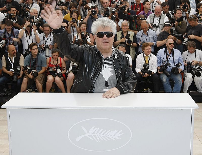 La última vez que Almodóvar estuvo en el Festival de Cannes fue hace tres años, con su película 'Volver', que cosechó los premios al mejor guión y a la mejor interpretación femenina.
