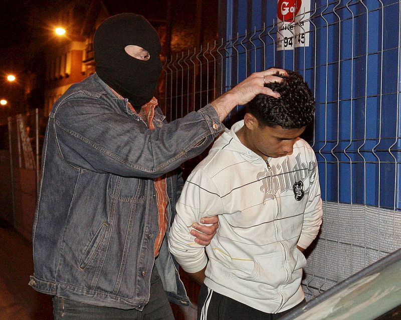 DIECISIETE DETENIDOS EN BILBAO ACUSADOS DE FINANCIAR A AL QAEDA EN EL MAGREB
