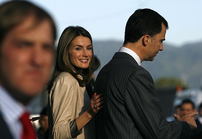 Spanish Crown Prince Felipe and Princess Letizia Ortiz arrive at Catam military base in Bogota