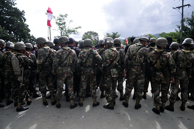 Militares cierran la frontera