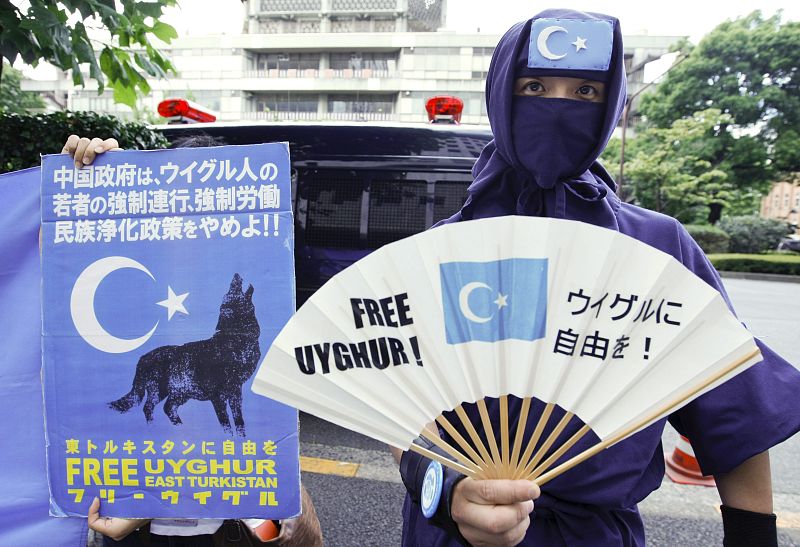 LA ACTIVISTA POLÍTICA UIGUR REBIYA KADEER VISITA A JAPÓN