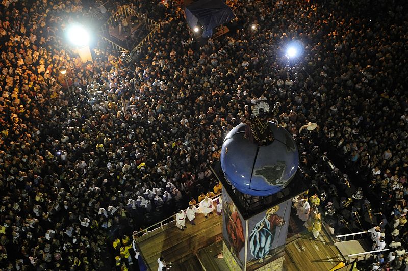 SALVADOREÑOS CONMEMORAN LA TRANSFIGURACION DE JESUSCRISTO