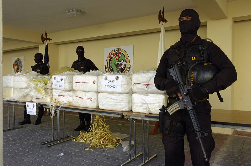 CUATRO DETENIDOS Y 518 KILOS DE COCAÍNA DECOMISADOS EN AGUAS DOMINICANAS
