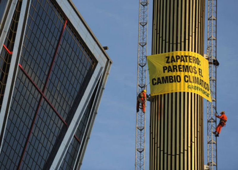 Greenpeace afirma que Zapatero tiene "la última  oportunidad para demostrar que hace algo para conseguir que la propuesta que la UE lleve a Copenhague en diciembre a la cumbre del clima sea, como mínimo, la propuesta de países como Reino Unido"
