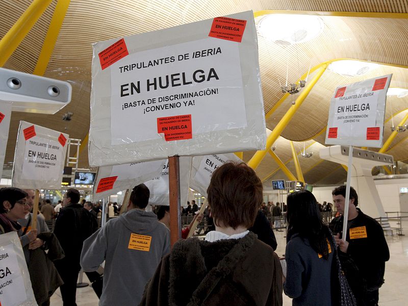 HUELGA DE LOS TRIPULANTES DE CABINA