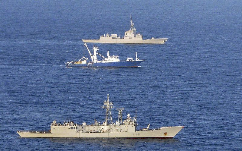LOS PIRATAS LIBERAN EL "ALAKRANA" DESPUÉS DE 47 DÍAS DE SECUESTRO
