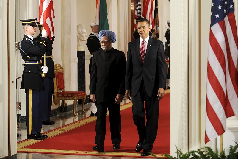 EL PRIMER MINISTRO DE LA INDIA, MANMOHAN SINGH, SE REÚNE CON BARACK OBAMA