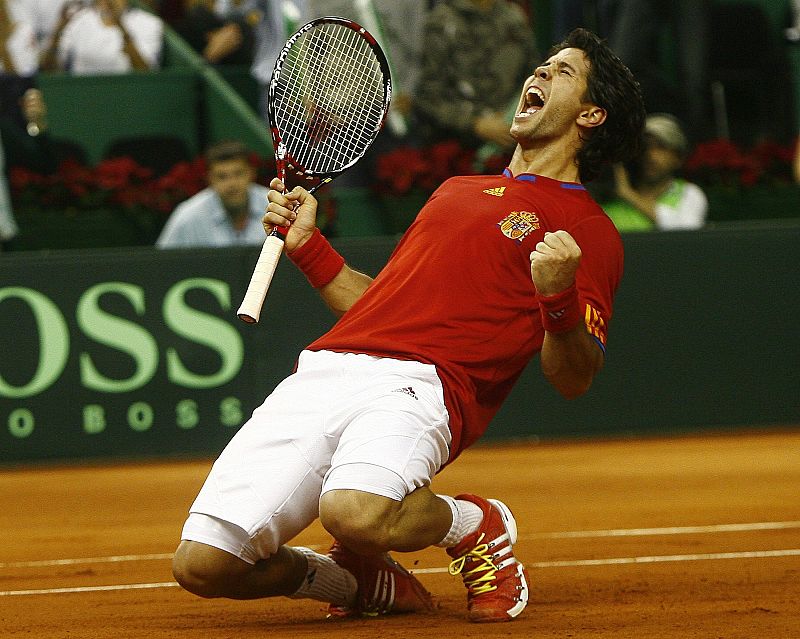 Verdasco celebra con rabia la cuarta ensaladera de España.