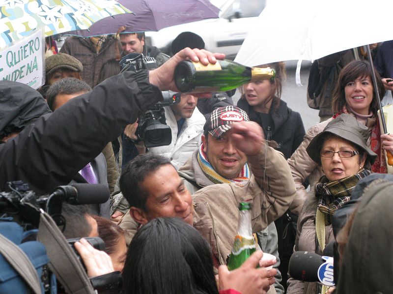 Uno de los agraciados ha sido Sabino, un albañil ecuatoriano, que dedicará parte del premio para visitar a su familia en Latinoamérica.