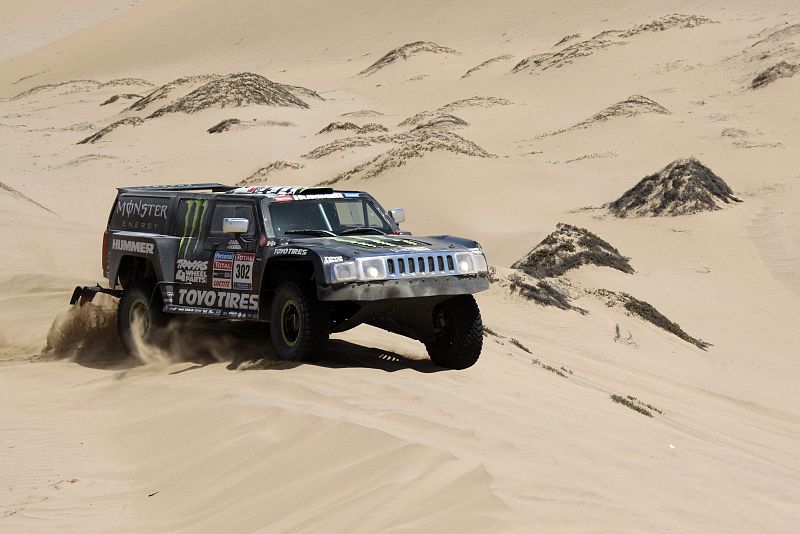 Robby Gordon ha ganado la cuarta etapa con su Hummer.