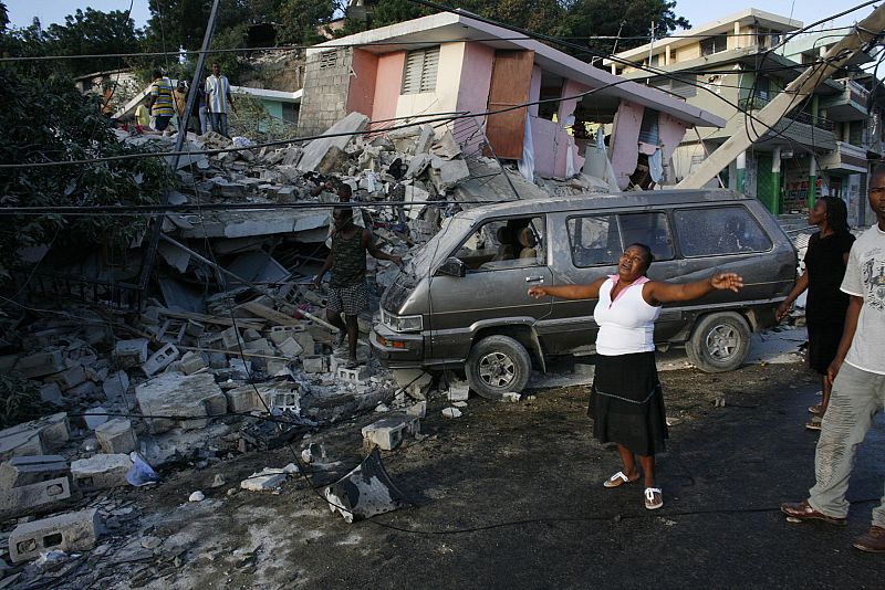 Presos de la desesperación en la capital haitiana