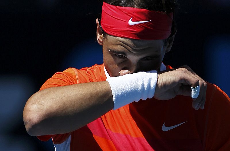 Nadal tuvo que estar muy concentrado para buscar los puntos débiles de su rival. Una rotura por cada set fue suficiente.