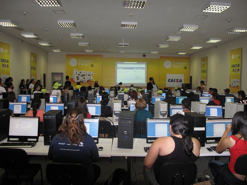 Los alumnos del Bautismo digital, en pleno aprendizaje.