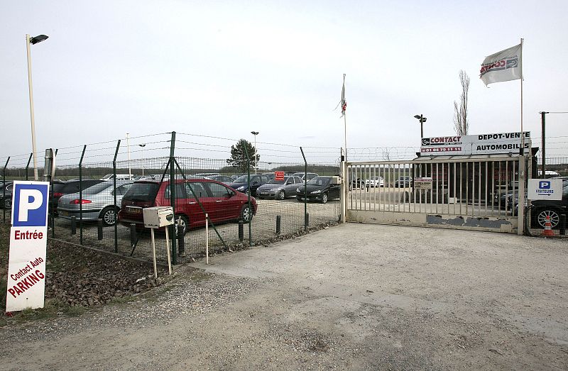 CONTINÚA EL DISPOSITIVO POLICIAL EN EL LUGAR DONDE ETA MATÓ A UN POLICÍA GALO