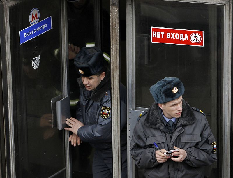 Doble atentado en el metro de Moscú