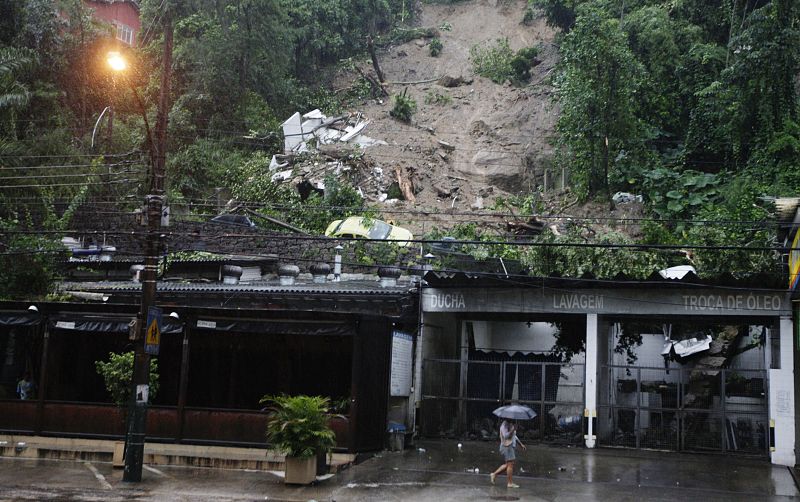 Numerosos edificios se han derrumbado