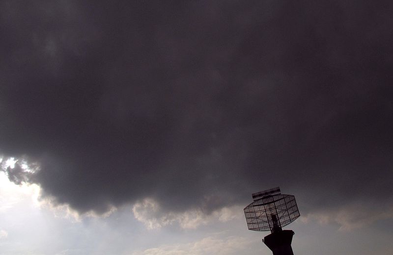 Aspecto del cielo en el aeropuerto de Heathrow, Londres
