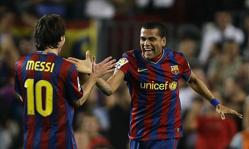 La banda derecha culé con Alves y Messi ha sido el mayor puñal blaugrana en esta Liga.