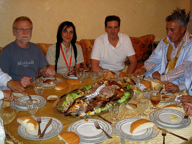 Disfrutando de la hospitalidad saharaui