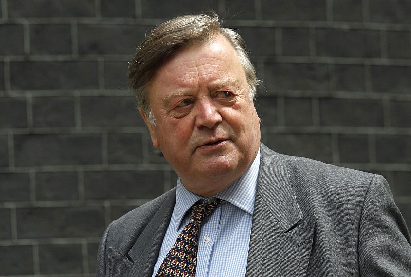 Ken Clarke, antiguo portavoz de Industria conservador, se ha convertido en el nuevo ministro de Justicia. Se espera que desde esa posición desactive la medida laborista de crear un DNI en el país.