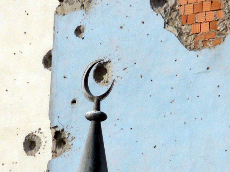 Fachada tiroteada en Sarajevo