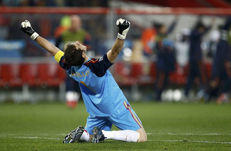 Iker Casillas, nada más pitar el colegiado el fin del partido