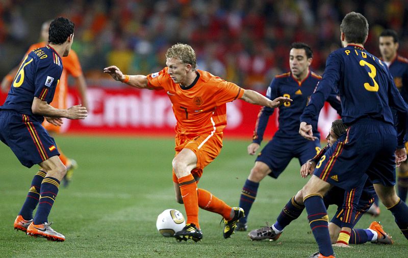 Holanda lucha en la final